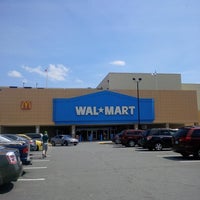 รูปภาพถ่ายที่ Walmart โดย Paula G. เมื่อ 7/4/2013