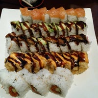 Das Foto wurde bei Sushi Wave von Kat am 12/3/2015 aufgenommen