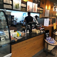 รูปภาพถ่ายที่ Starbucks โดย Majed 🦅 เมื่อ 5/30/2020
