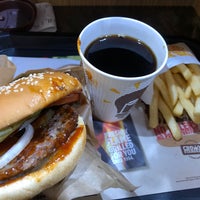 Photo taken at Burger King by こっせつ ら. on 2/8/2020