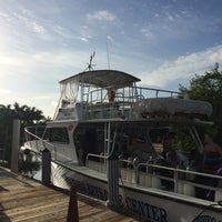 Foto tirada no(a) Florida Keys Dive Center por Tanya S. em 6/13/2014