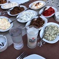 รูปภาพถ่ายที่ Eyşan Ocakbaşı โดย Oktay เมื่อ 9/10/2021