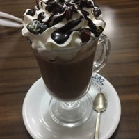 3/13/2017에 DERYA Z.님이 Lotus Cafe Restaurant에서 찍은 사진