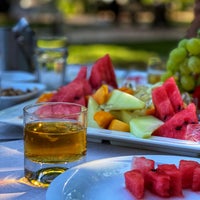 Das Foto wurde bei Mavi Göl Restaurant von ▪️  O N U R  Ç İ Ç E K  ▪️ am 7/24/2021 aufgenommen
