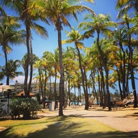 Foto scattata a Condado Lagoon Villas at Caribe Hilton da Erik R. il 6/13/2015