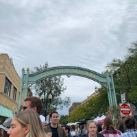 Photo taken at Lincoln Square Apple Fest by Erica B. on 10/5/2019