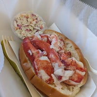 Photo taken at McLoons Lobster Shack by Stella C. on 8/12/2023