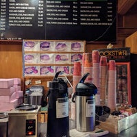 12/18/2022 tarihinde Stello C.ziyaretçi tarafından Happy Donuts'de çekilen fotoğraf