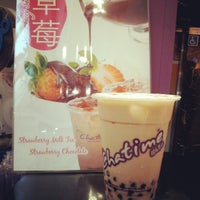 Photo taken at Chatime by Finaxyz N. on 10/14/2012