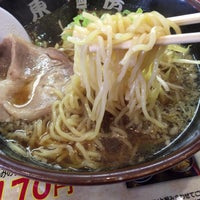 Photo taken at 東麺房 やみつきラーメン by ゆいちゃんのん on 11/20/2019