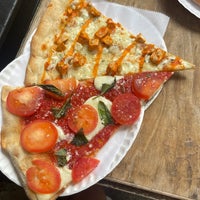 6/26/2023 tarihinde Joe T.ziyaretçi tarafından Vinnie&amp;#39;s Pizzeria'de çekilen fotoğraf