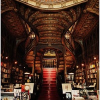 Das Foto wurde bei Livraria Lello von Nevermore am 2/25/2013 aufgenommen