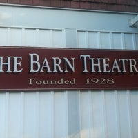 Das Foto wurde bei Barn Theatre von Rikkie M. am 7/8/2013 aufgenommen