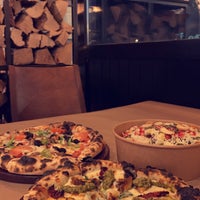 Foto diambil di Mozzafiato Pizzeria oleh A M M A R ⚖️ ﮼عمَّار pada 10/10/2022