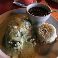 Foto diambil di Ajuúa! Mexican Grill oleh Charlotte G. pada 9/17/2018