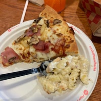 Photo taken at Pizza Hut by Vare L. on 11/1/2019