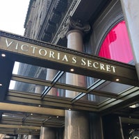Photo taken at Victoria&amp;#39;s Secret by Kee-Hoon L. on 9/30/2017