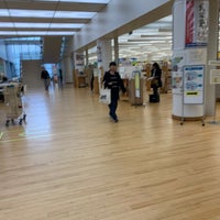 Photo taken at Honport (Niigata City Central Library) by Shin〜comeback on 1/25/2020