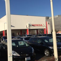 Photo taken at Honda Cars 東京中央 三鷹店 by Shin〜comeback on 2/24/2017
