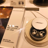 Photo taken at BOSE Direct Store by Una K. on 2/17/2019