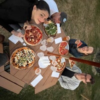Photo taken at When Pigs Fly Wood-Fired Pizzeria by Rachel P. on 8/28/2022