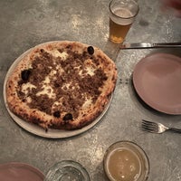 Foto scattata a Pastoral - Artisan Pizza + Kitchen and Bar da Rachel P. il 6/5/2022