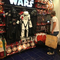 Photo taken at Disney Store by Dominikus on 9/24/2016