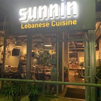 Снимок сделан в Sunnin Lebanese Cuisine пользователем ROH H. 11/9/2019