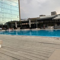 Photo taken at Holiday Inn Swimming Pool by 👋🏻 on 8/24/2021