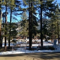 Foto scattata a Big Pines Mountain House of Tahoe da Sos Y. il 12/24/2013