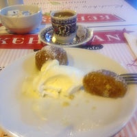 Photo taken at kehkeşan mantı&amp;cafe by Esrin Ö. on 7/8/2014