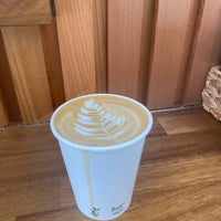 Das Foto wurde bei Lever &amp;amp; Bloom Coffee von S✨ am 9/21/2022 aufgenommen