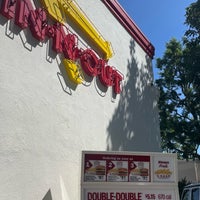 Photo taken at In-N-Out Burger by SAR on 10/2/2023