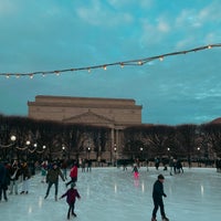 Photo taken at National Gallery of Art Sculpture Garden Ice Rink by SAR on 1/30/2022