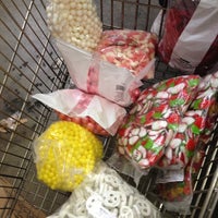 5/10/2013에 Angelica G.님이 Jack&amp;#39;s Wholesale Candy &amp;amp; Toy에서 찍은 사진