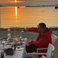 Foto diambil di Poyraz Capari Restaurant oleh İlkan B. pada 10/31/2023