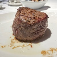 Photo taken at Del Frisco&#39;s Double Eagle Steakhouse by Megu K. on 1/24/2022
