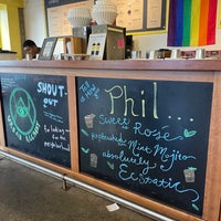 Photo taken at Philz Coffee by Sujin L. on 10/19/2022