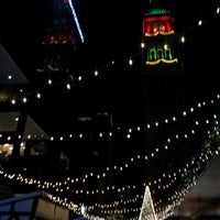 รูปภาพถ่ายที่ Denver Christkindl Market โดย Tina T. เมื่อ 12/17/2012