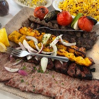 Foto tirada no(a) Noon O Kabab por Fadi em 8/9/2022