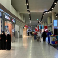 خالد مطار صالة 5 الملك اطلب مشواراً