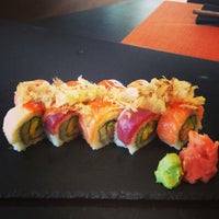 รูปภาพถ่ายที่ Sensations Sushi Marbella โดย Lisa N. เมื่อ 5/29/2013