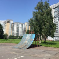Photo taken at Скейт-парк в парке Интернационалистов by Алексей К. on 7/27/2016