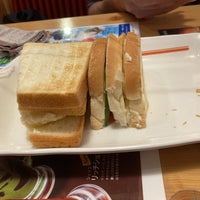 Photo taken at Komeda&#39;s Coffee by のぞ on 8/13/2021