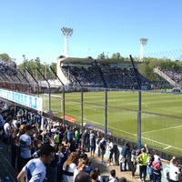 Foto diambil di Estadio Juan Carmelo Zerillo (Club de Gimnasia y Esgrima de La Plata) oleh Chivy ✨. pada 10/6/2018