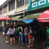 Photo taken at Penang Road Famous Teochew Chendul (Tan) by Ee Loon on 9/18/2016