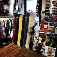 2/17/2019에 Tom S.님이 UrbanBoarding Longboard und Skateboard Shop에서 찍은 사진