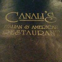 Das Foto wurde bei Canali&amp;#39;s Italian &amp;amp; American Restaurant von Derek R S. am 11/9/2019 aufgenommen