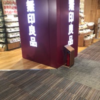 Photo taken at MUJI by シァル 桜. on 7/6/2020