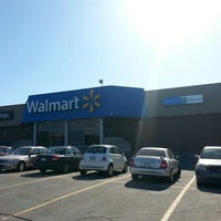 รูปภาพถ่ายที่ Walmart โดย Stéphan P. เมื่อ 4/23/2013